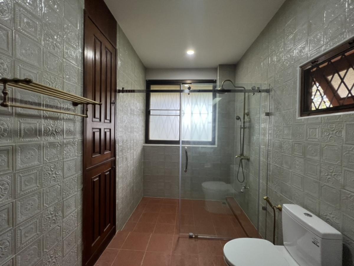 2-Story Wooden House with Pool in Mae Rim, Near Prem International School