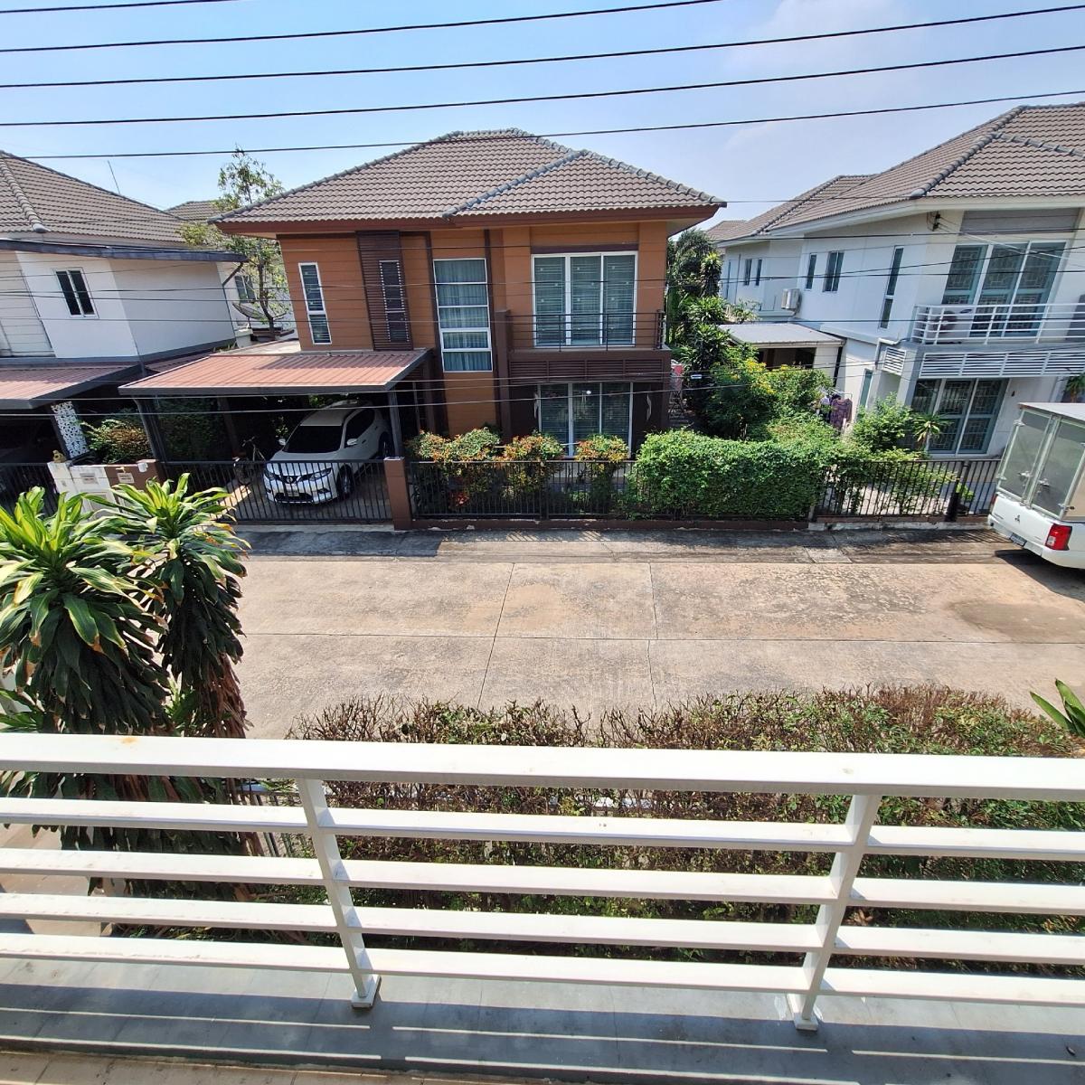 Single house in Pruksa Village 53, spacious with garden