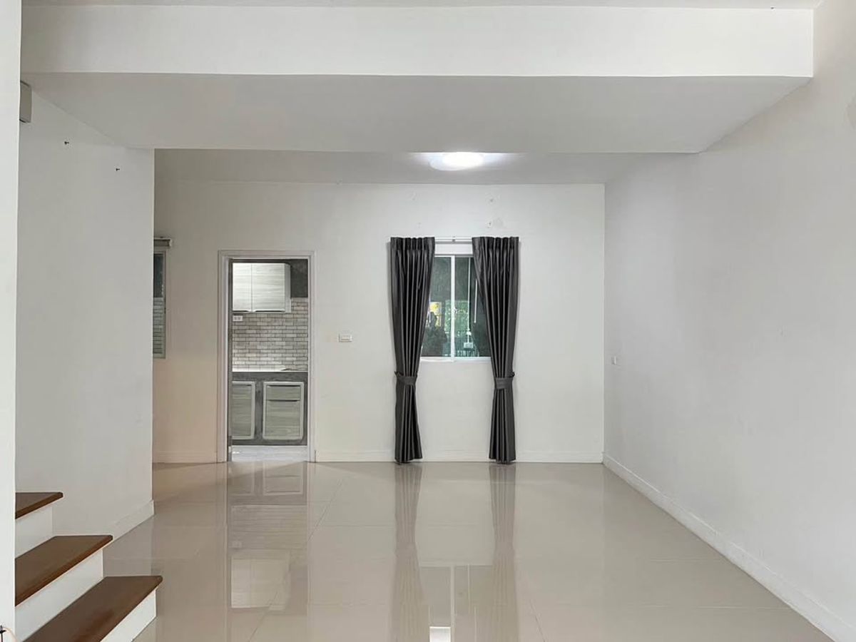 2-Story Townhouse near Lat Krabang, Onnut Project