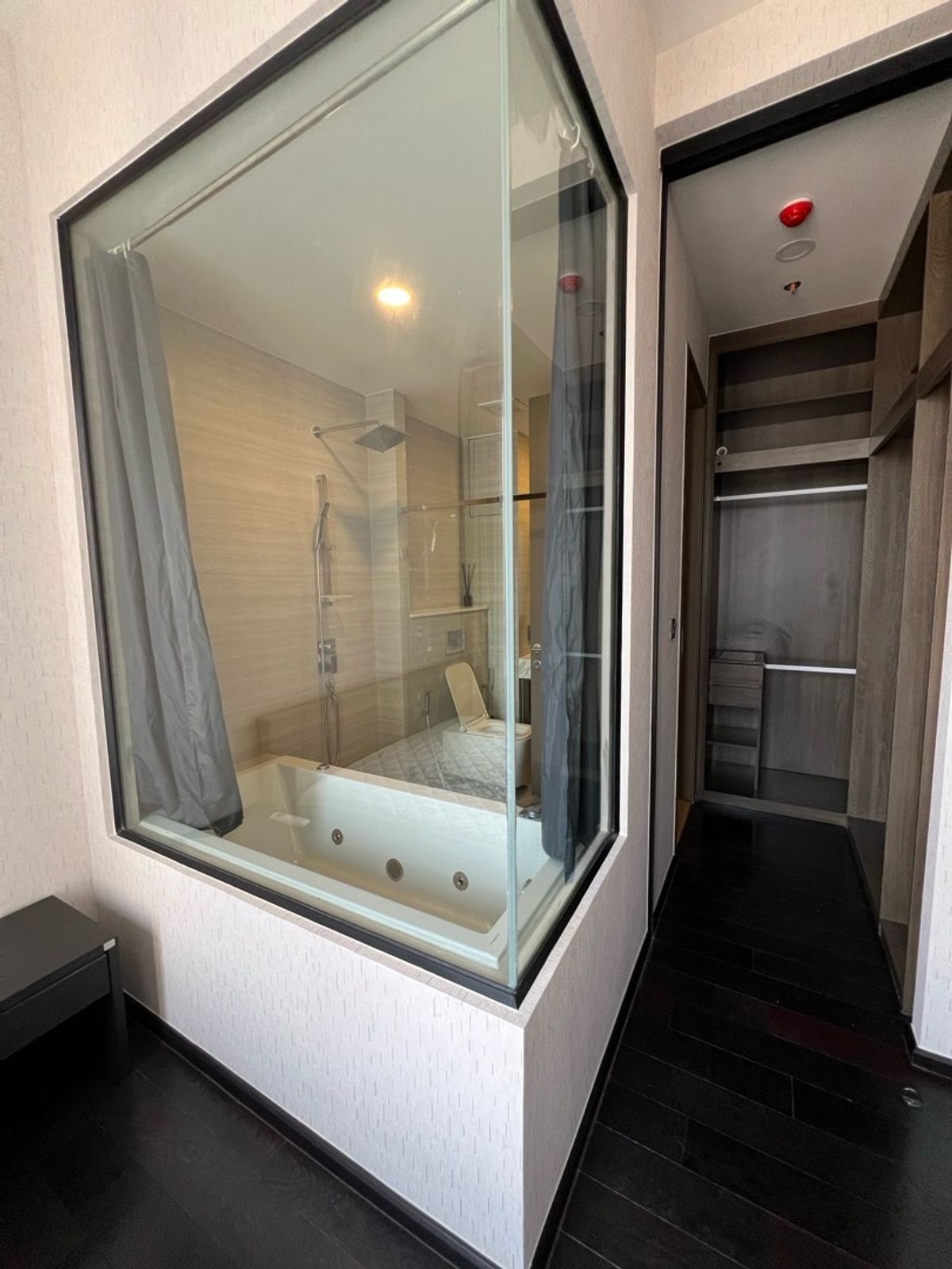 Park Origin Thonglor Condo - Fully Furnished Modern Studio