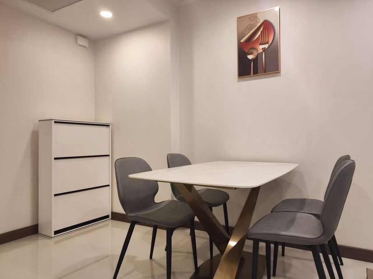 Fully Furnished Apartment with City View and Modern Amenities