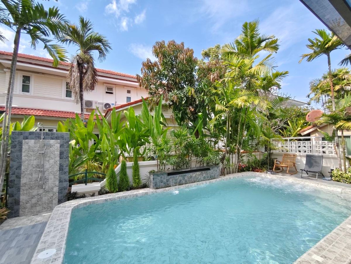 Pool Villa in Hang Dong Zone near Gatsa - 4 Bedrooms, Central Pool