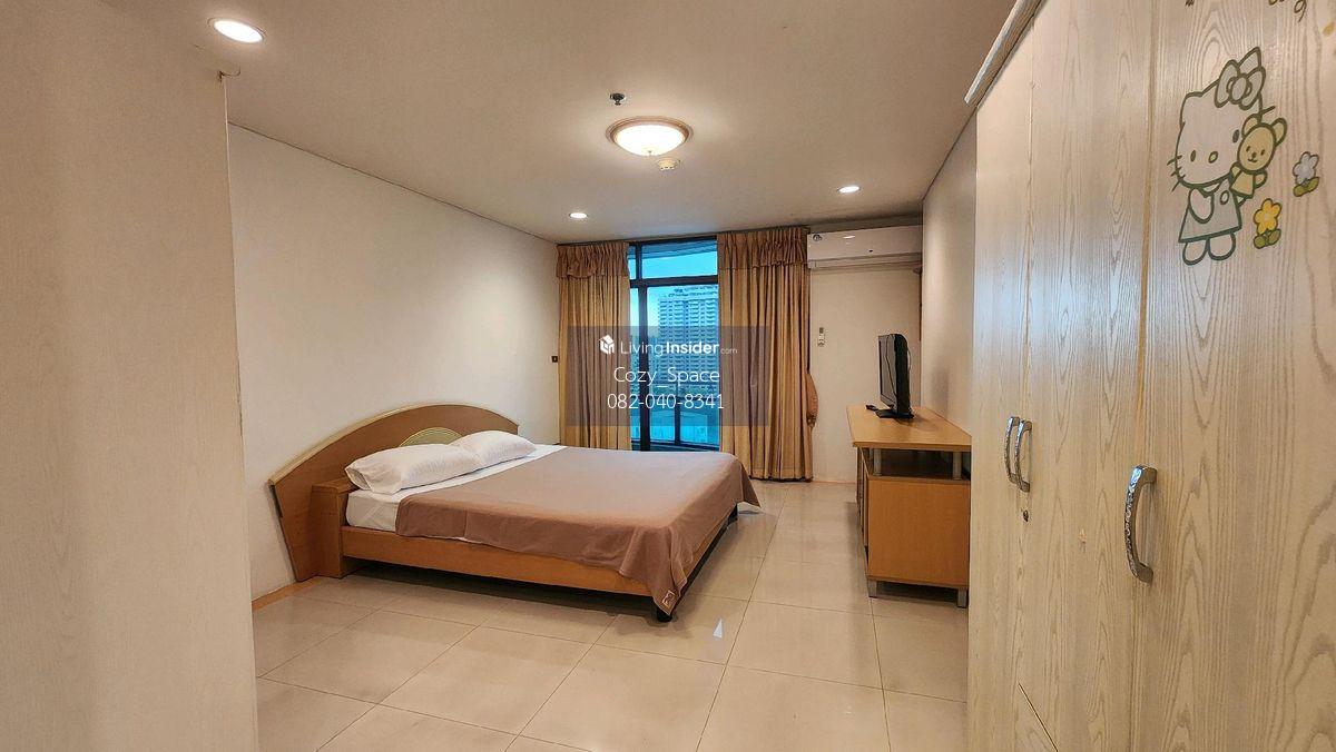 Spacious 3-Bedroom Apartment with City View at Lumpiny Park View