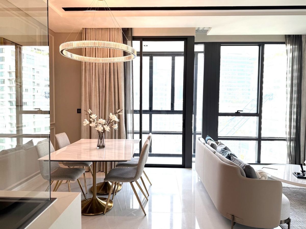 Luxury 2-Bedroom Corner Condo with Premium Facilities