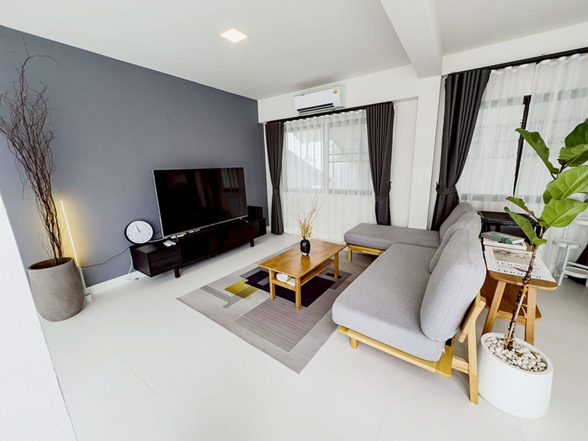 Luxury 2-Story Pool Villa near Big C Mae Hia