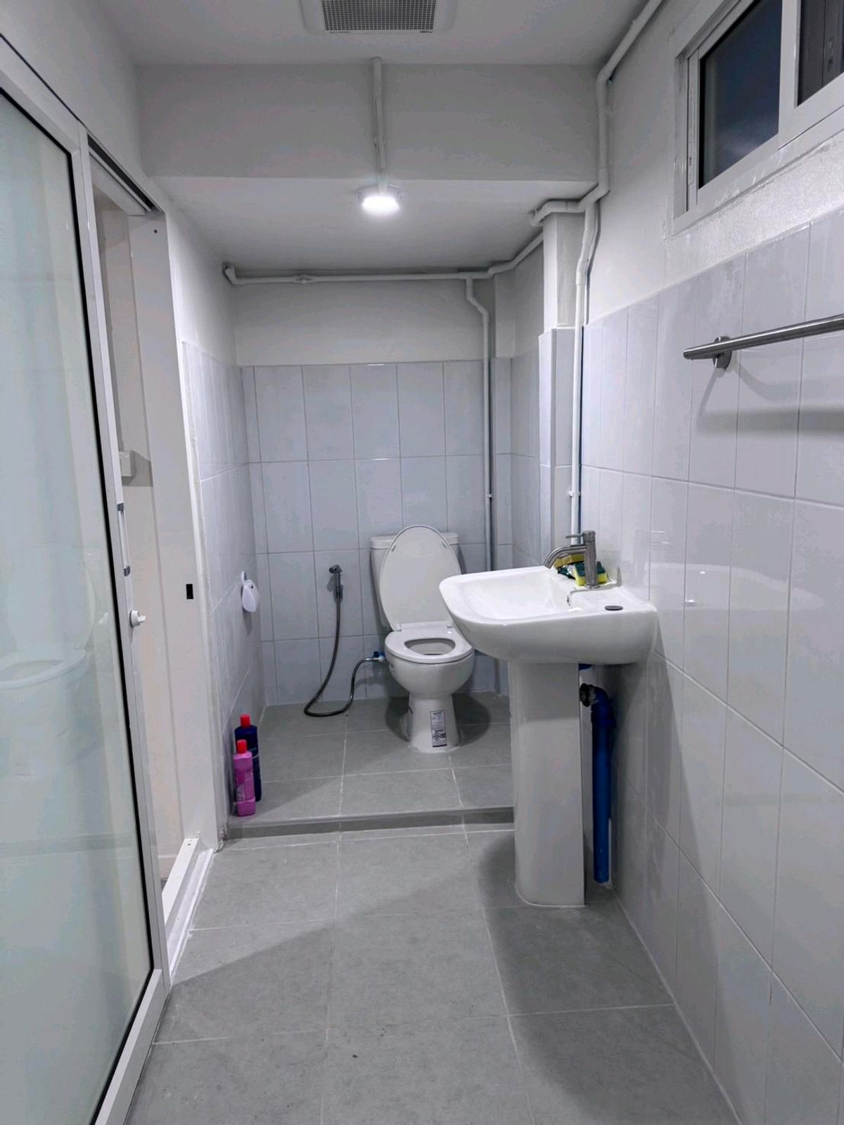 Compact 1-Bedroom Apartment in Bangkok with Essential Amenities