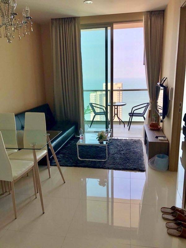 Luxury 1-Bedroom Sea View Apartment with Modern Design
