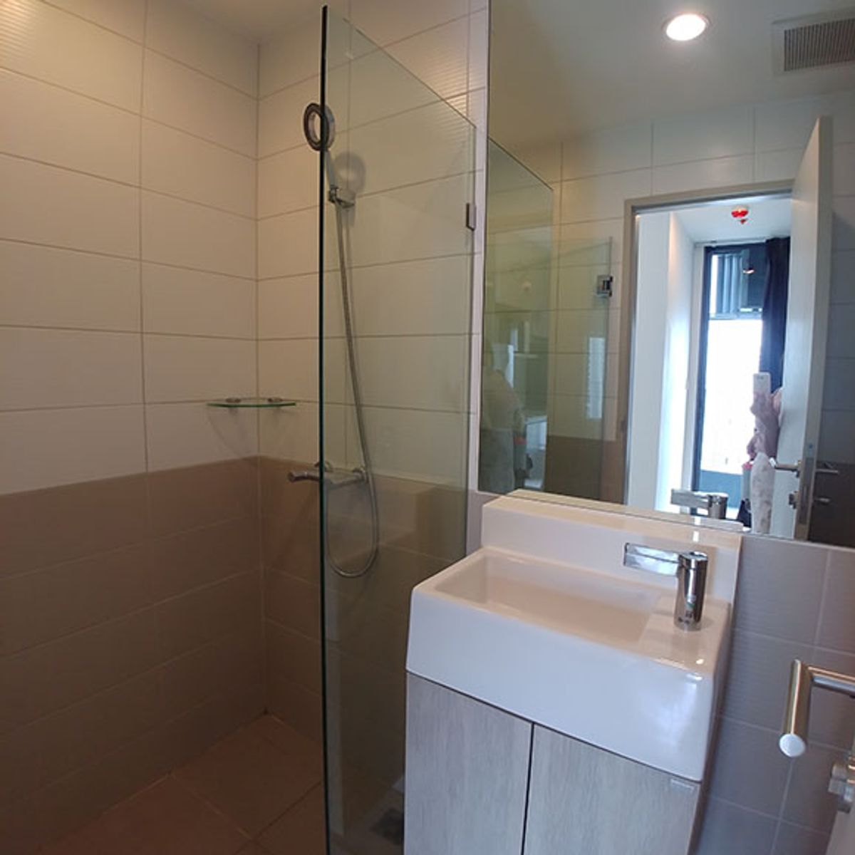 Studio Apartment near MRT Samyan Station, Fully Furnished