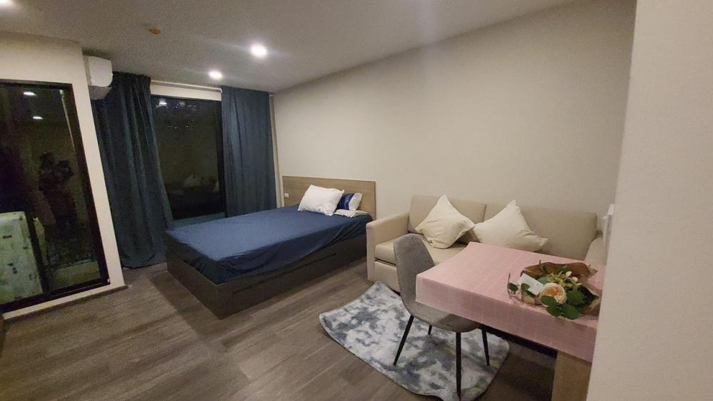 Brand New Flexi Sathon-Charoen Nakhon Rental Room