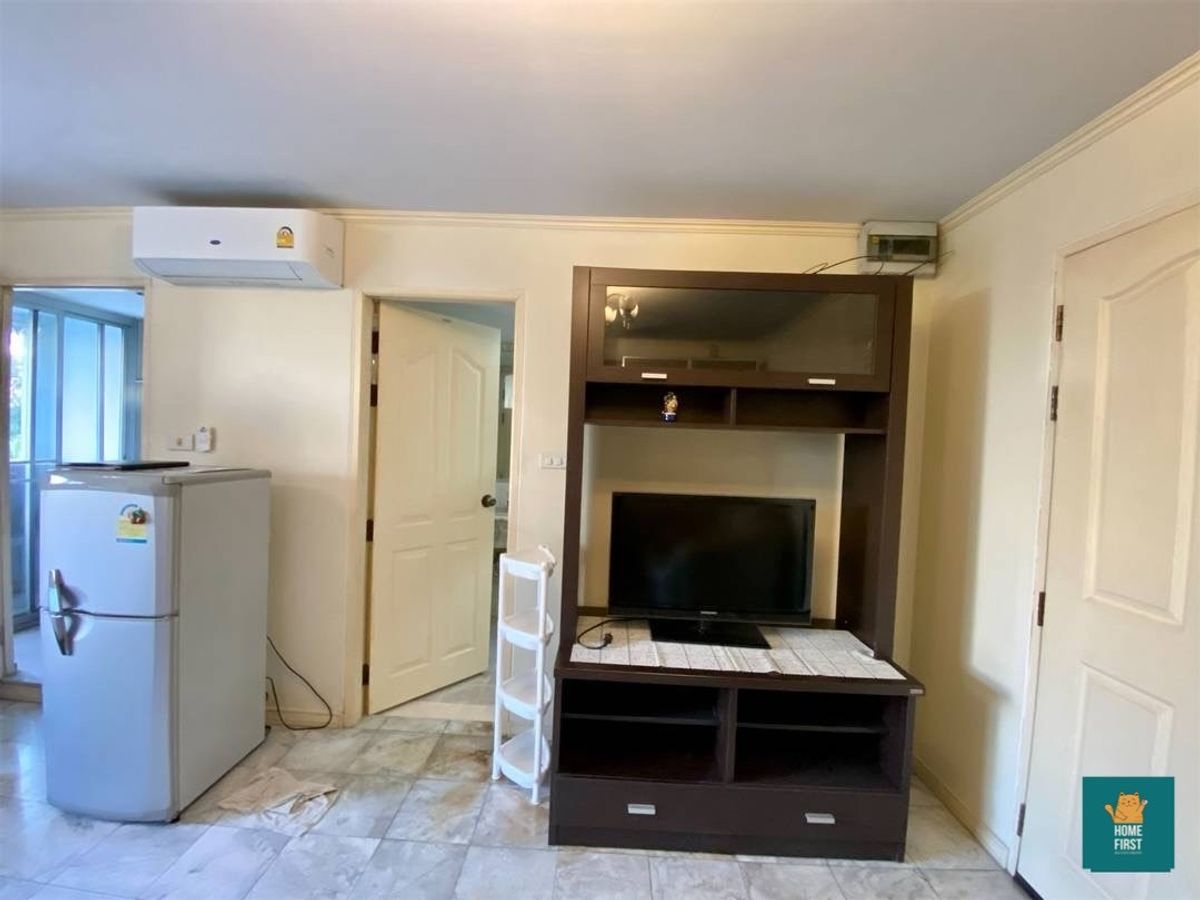 Lumpini Place Sathorn - Newly Renovated Studio Apartment