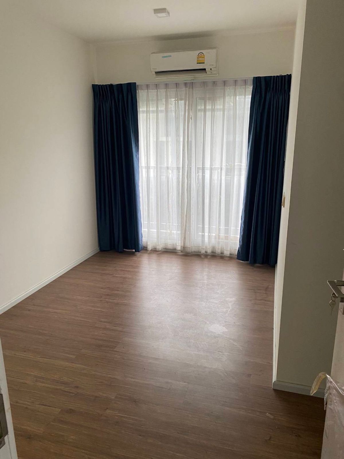 Новая квартира без мебели рядом с BTS, 2 спальни, 35.5 кв.м