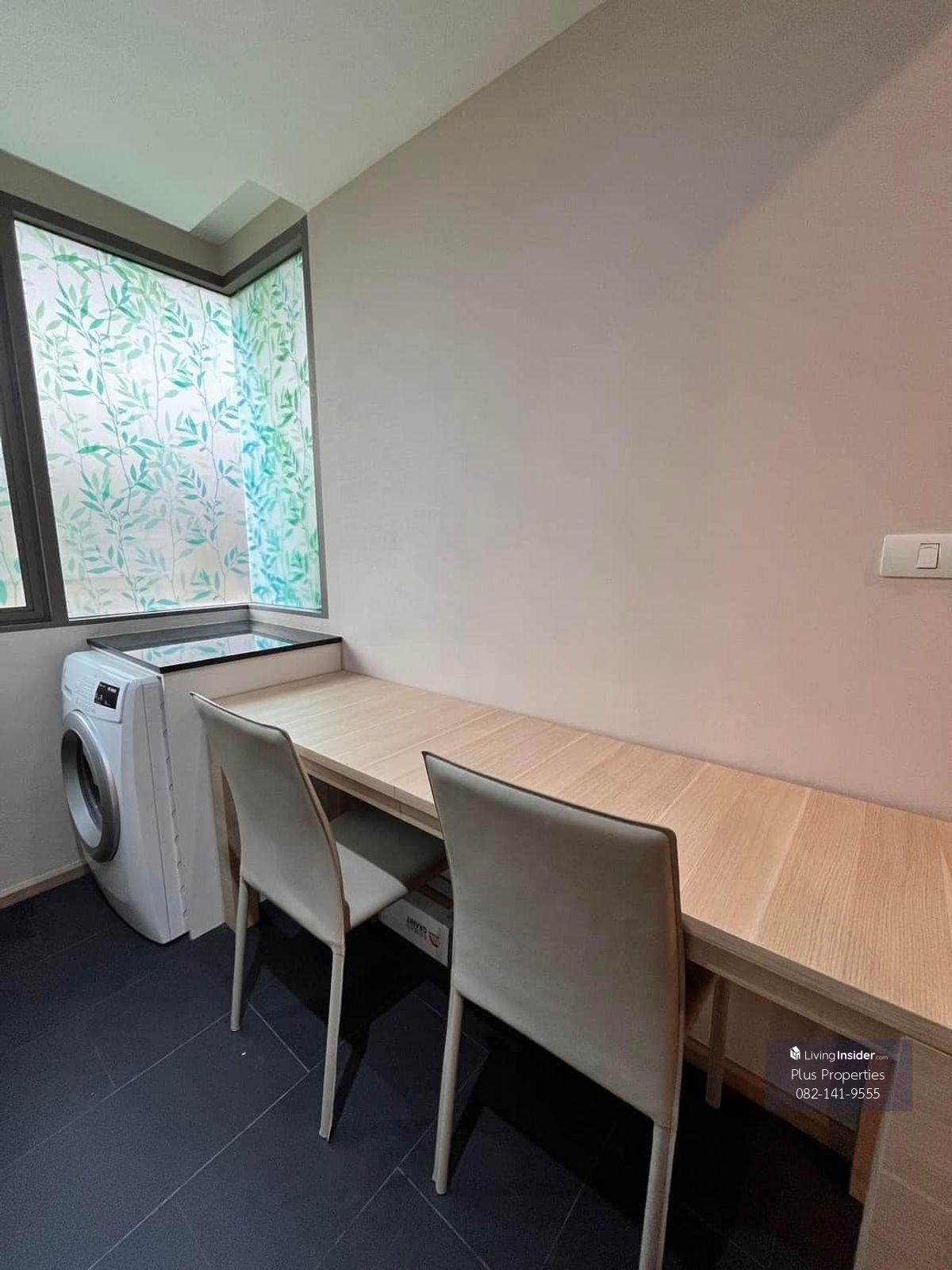 Beautiful room for rent at Klass Silom Condo near BTS Chong Nonsi