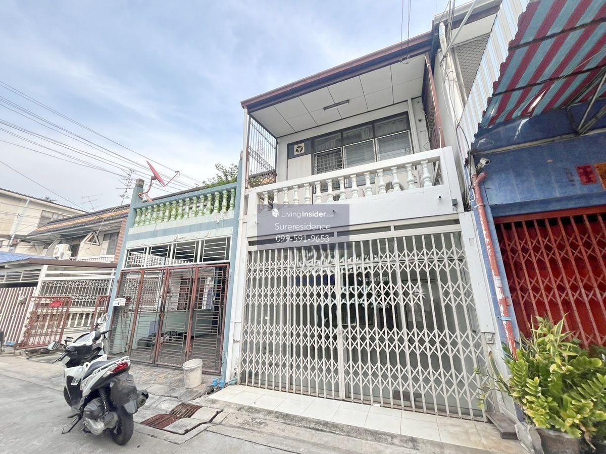 Townhouse in Huai Khwang - 2 Floors, Spacious Living