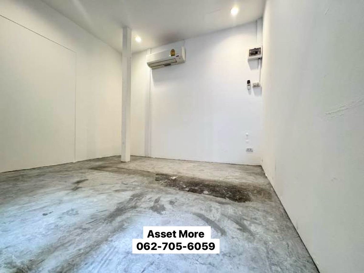 Small Space in Thonglor Area Near Phrom Phong BTS