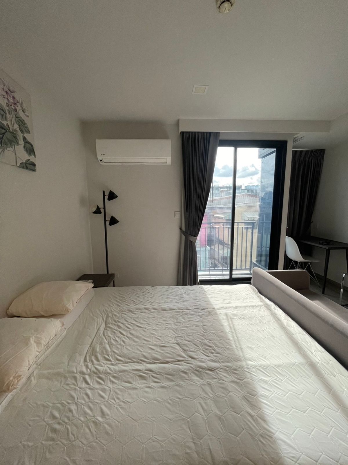 Pet Friendly Condo near BTS Ratchathewi