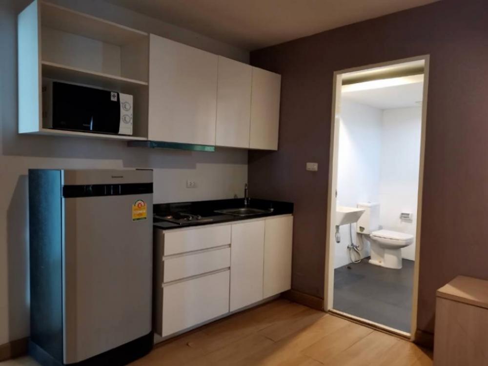 Affordable 2-Bedroom Condo with Modern Furnishings