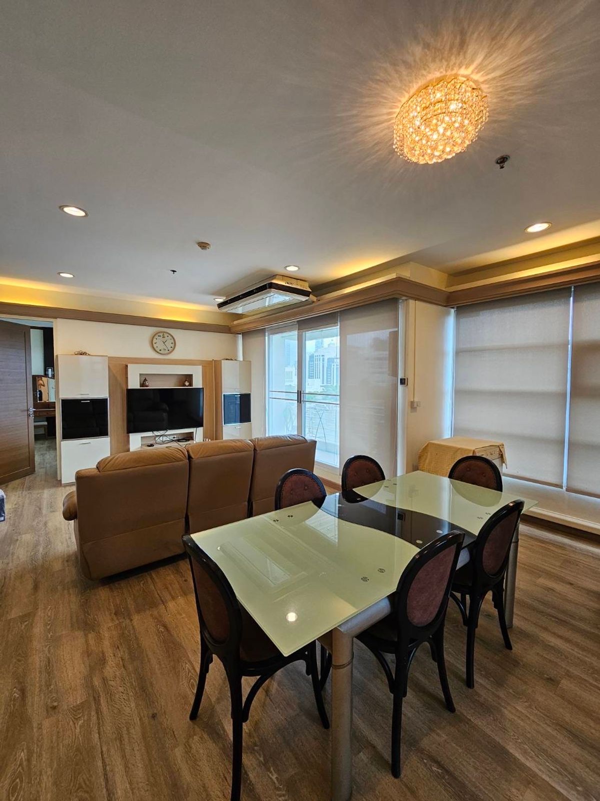 Ban Krung Krung, Siam Pathumwan қаласындағы кең 3 бөлмелі пәтер