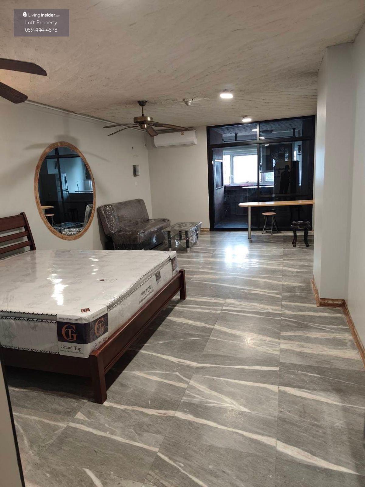 ITF Silom Palace - Renovated 46 sqm Apartment