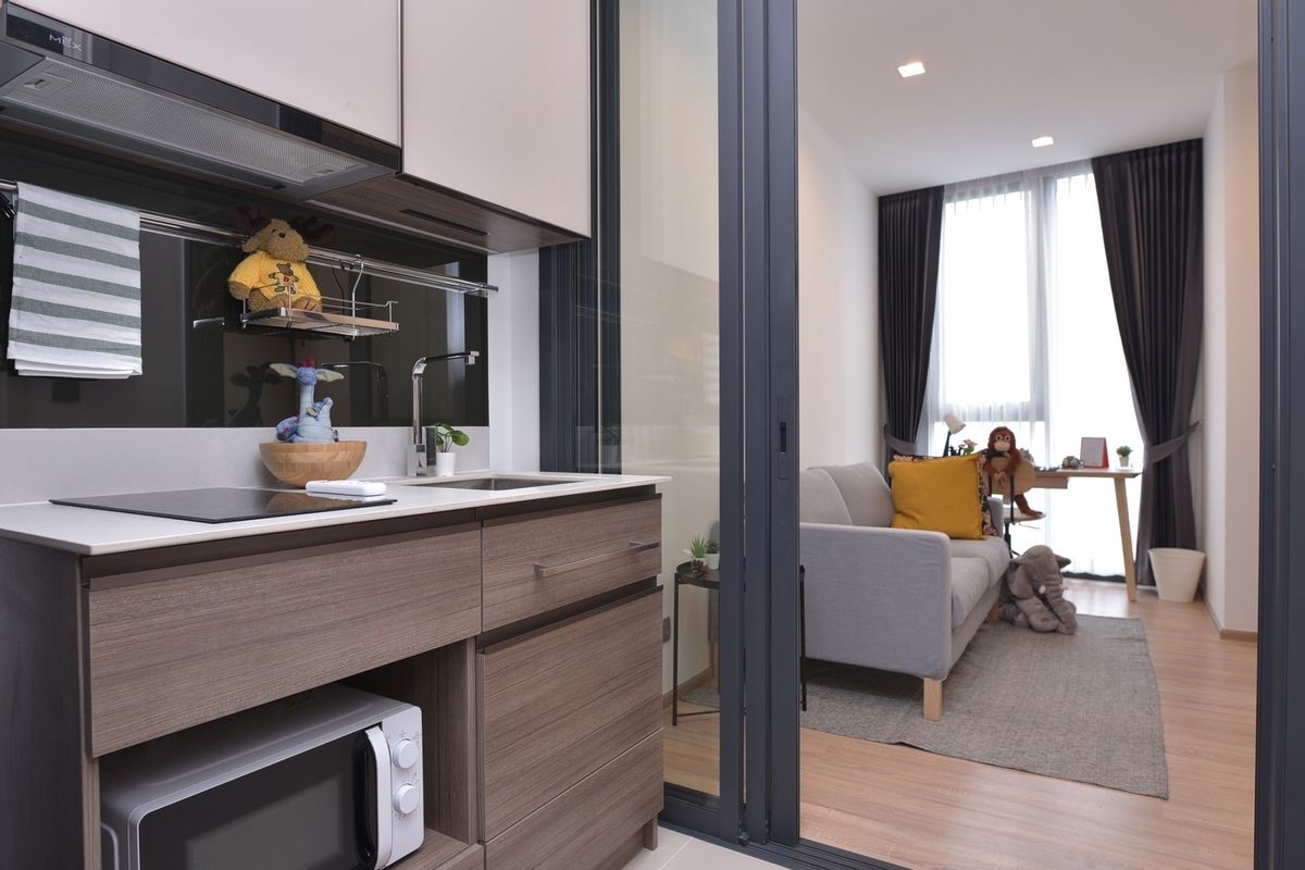 MRT Rama 9 Condo - Life Asoke Hype - Modern Studio Apartment