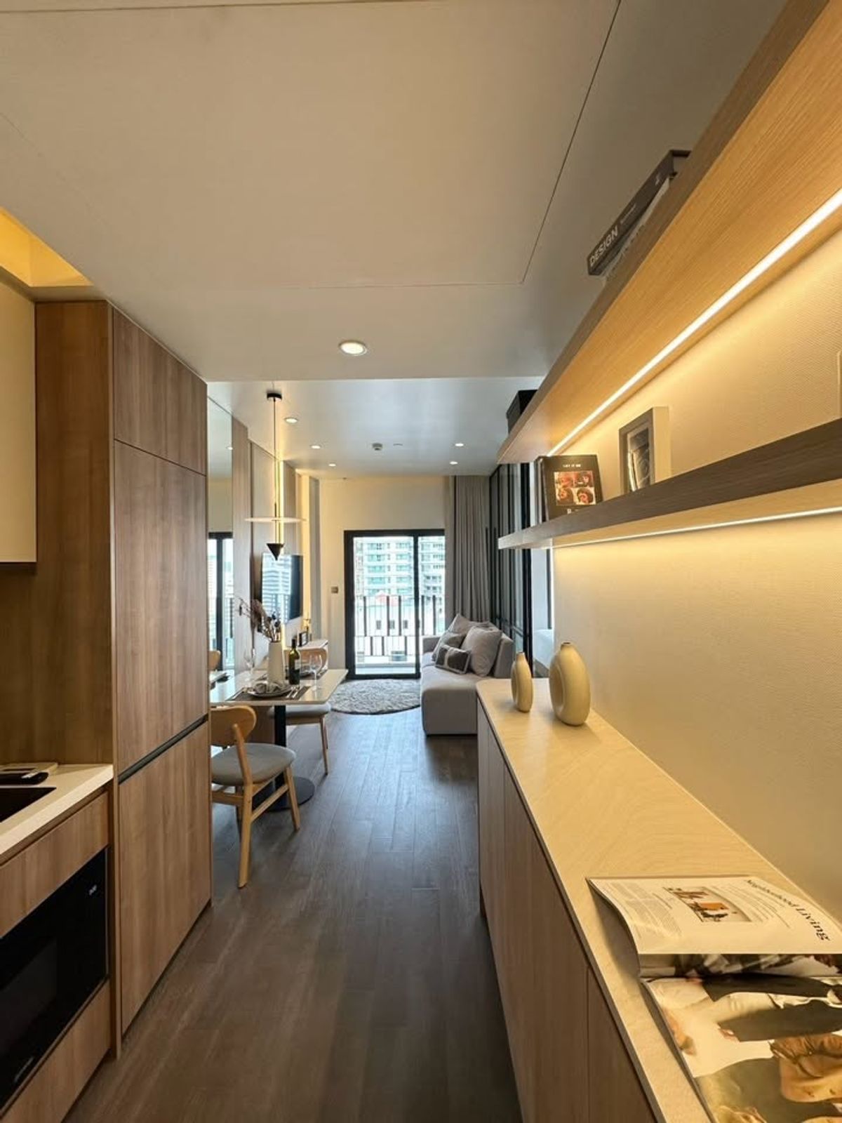 Fully Furnished 1 Bedroom Apartment in Muniq Sukhumvit 23, Asoke
