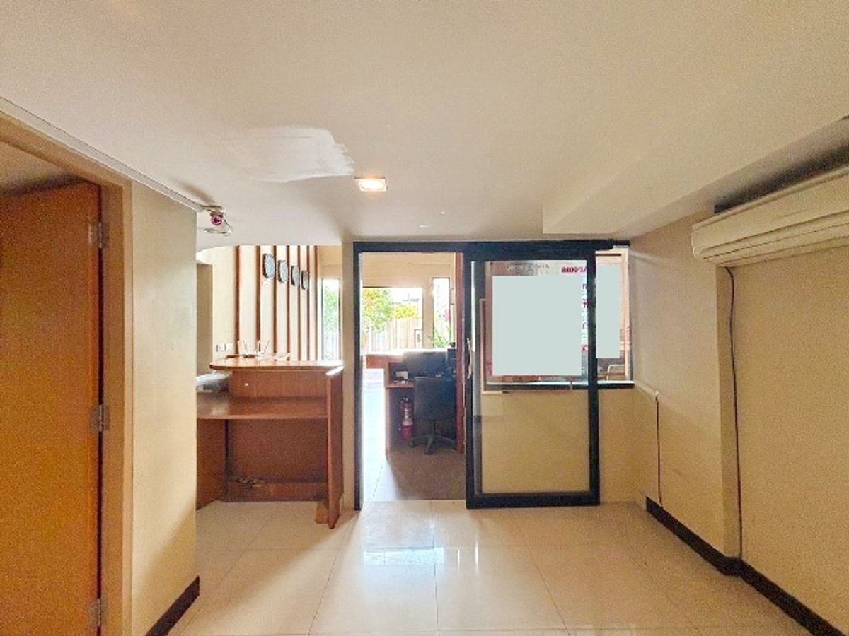 2 Bedroom Apartment Near Ramkhamhaeng - Convenient Location