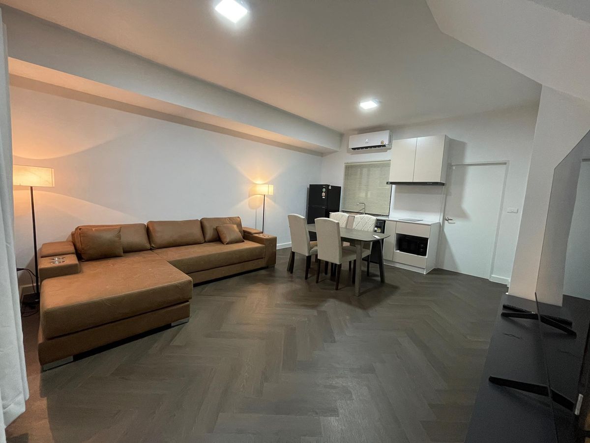 Fully Furnished 3-Bedroom Rental with Parking