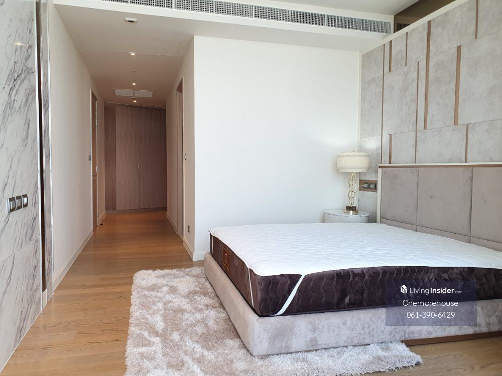 Luxurious Duplex Waterfront Residence with Panoramic River View