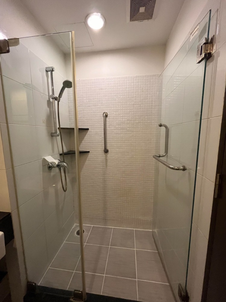 Diamond Ratchada City Plus Condo near MRT Huai Khwang