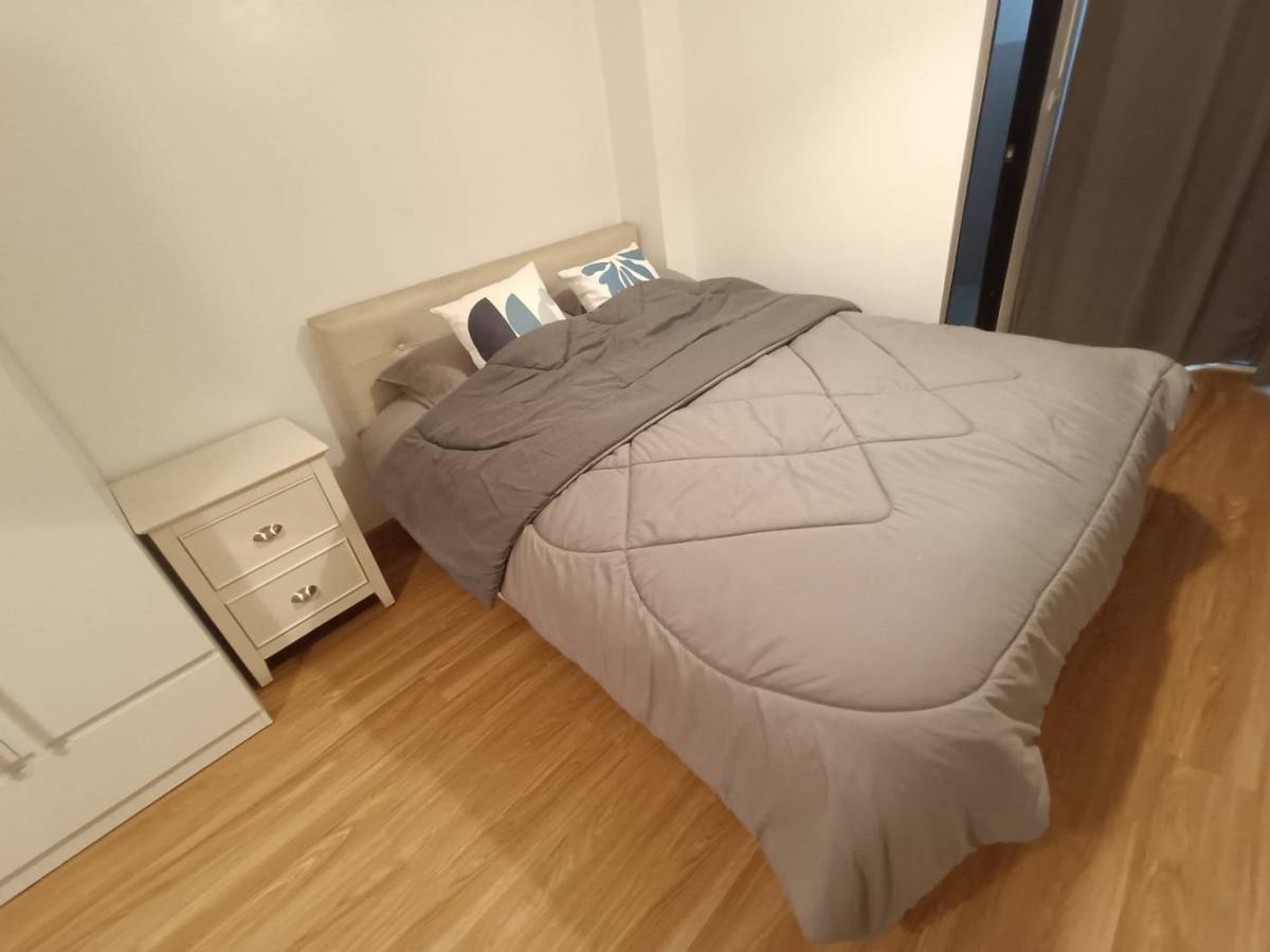 Newly Renovated Room Near Lak Song MRT Station