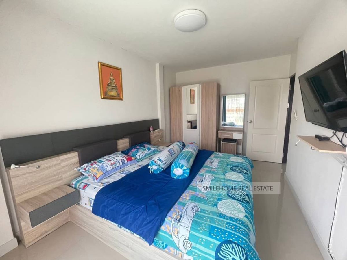 2-Story Fully Furnished House with 3 Bedrooms Near Amenities