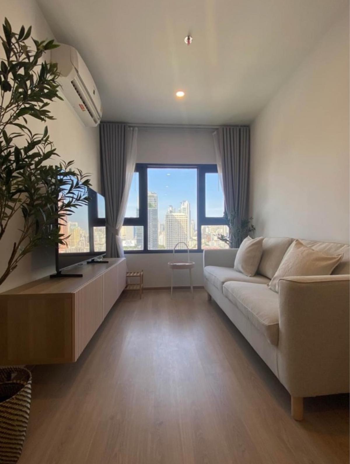 Life Asoke-Rama 4 Condo - Fully Furnished 1-Bedroom Near MRT