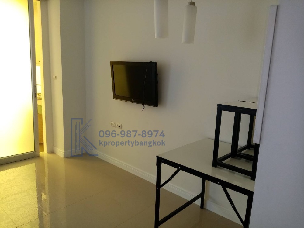 Studio Apartment near MRT Huaikwang