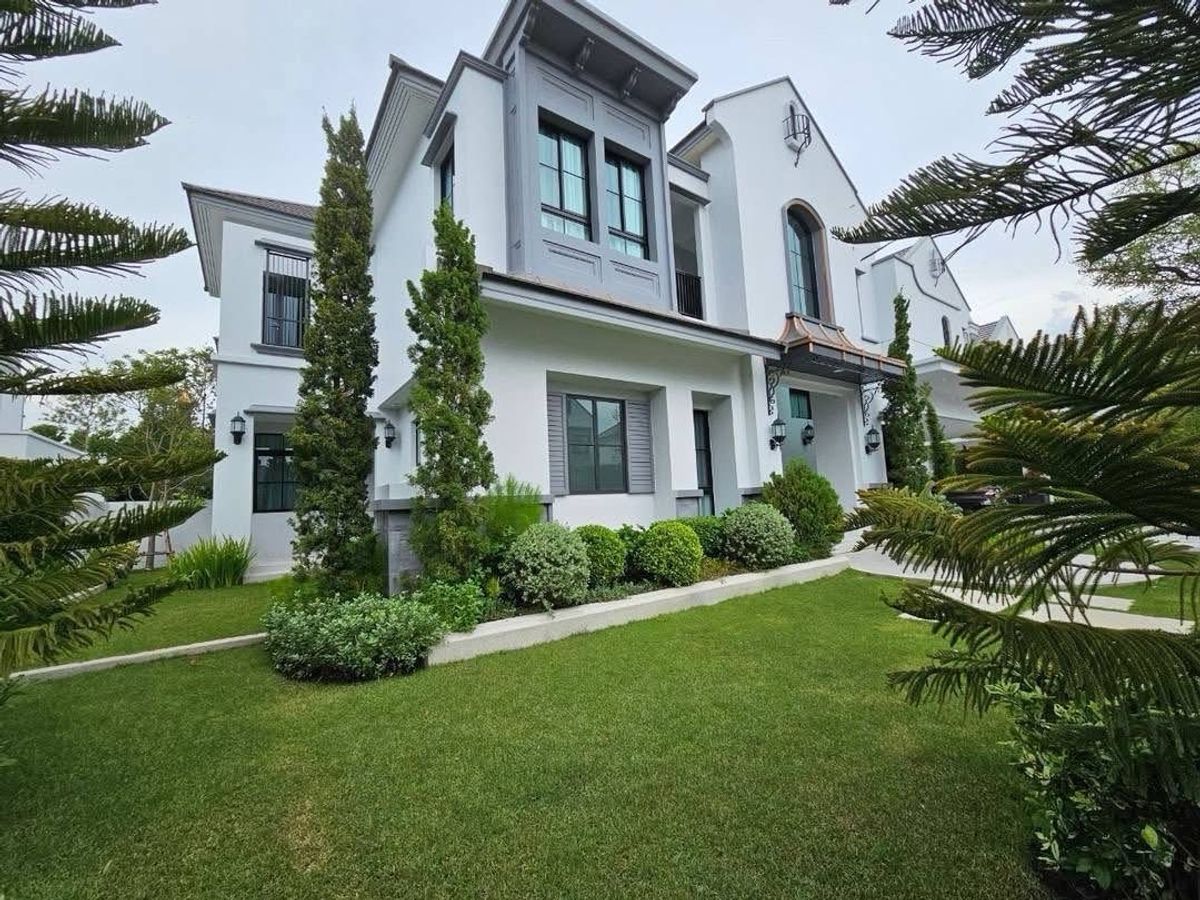 Luxury 2-Storey Villa in Nantawan Krungthep Kreetha - Spacious Family Home