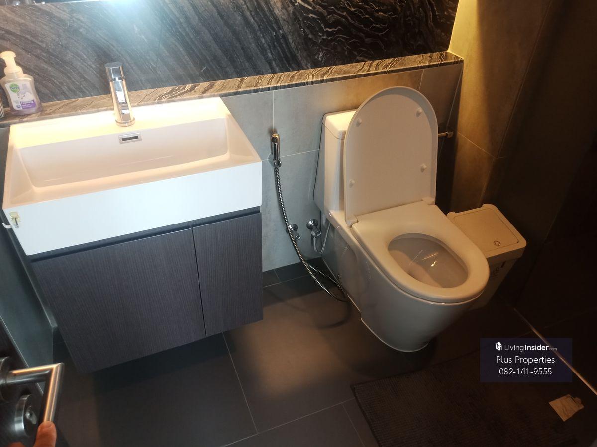 Beautiful 1-bedroom apartment at The Lumpiny 24 near BTS Phrom Phong