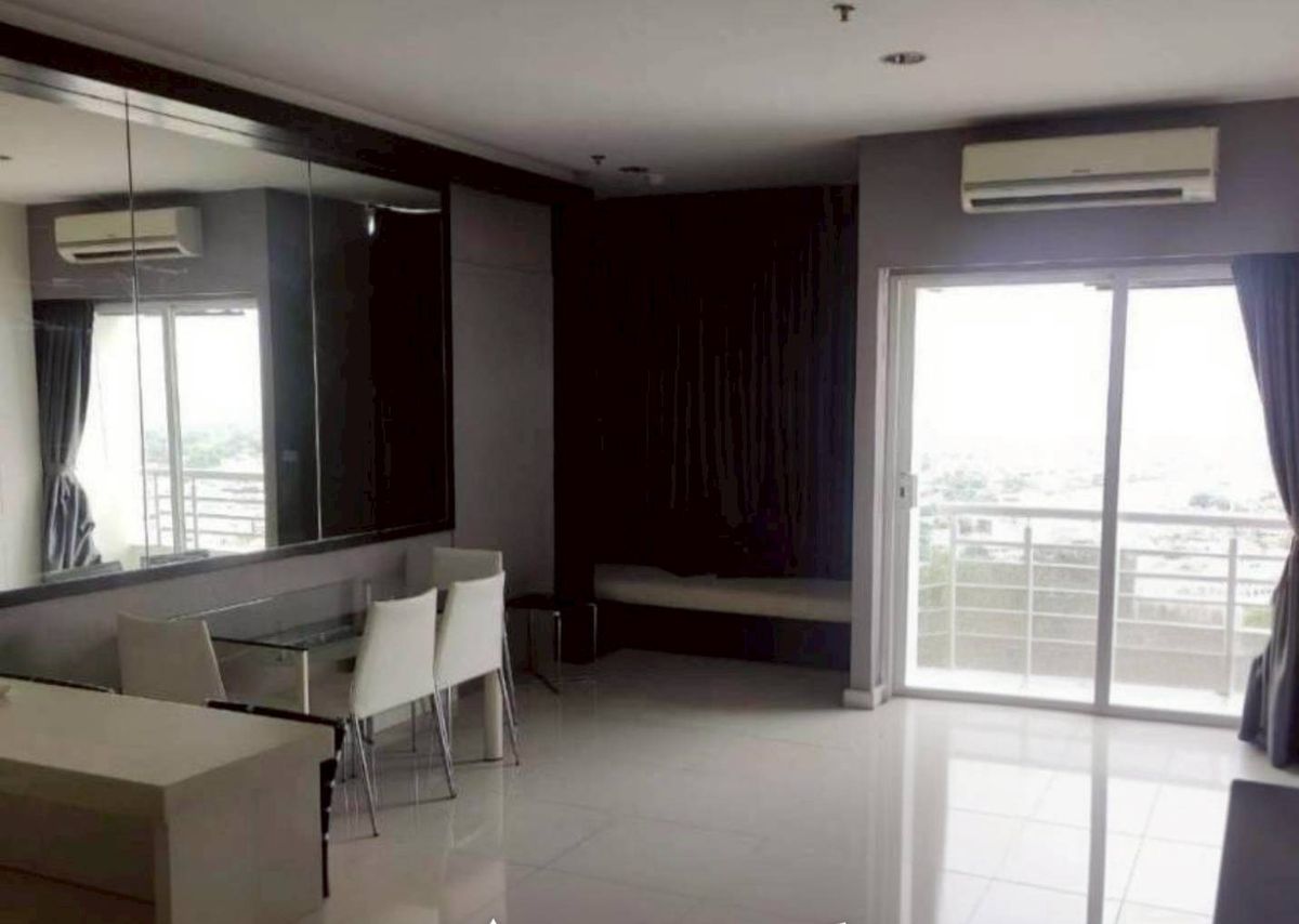 Four Wing Residence Condo - Convenient Bangkok Location