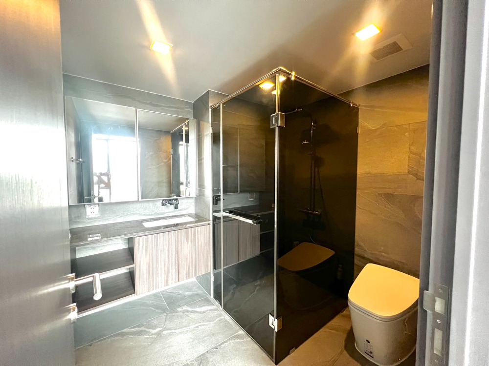 Luxury 1-Bedroom Condo at Conner Ratchathewi, Near BTS Ratchathewi