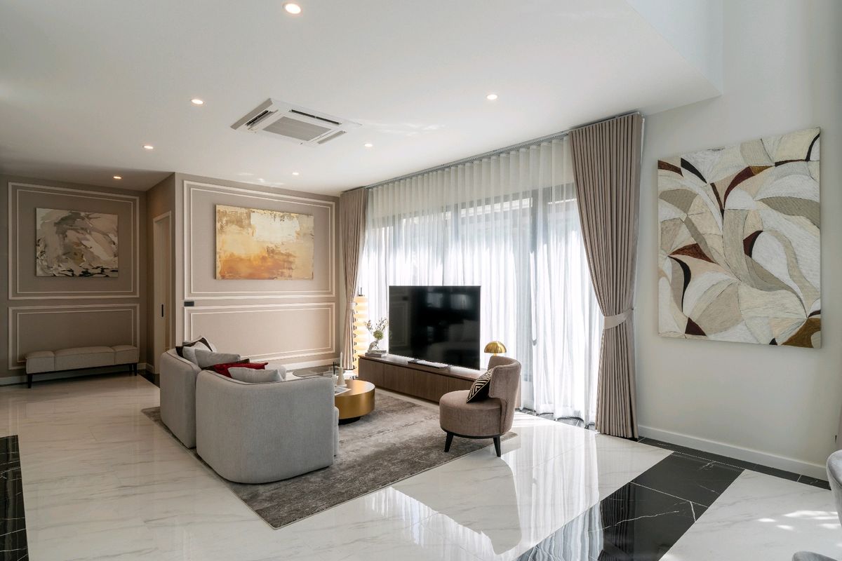 Cinq Royal Krungthep Kreetha Luxury 3-Storey House with Private Lift
