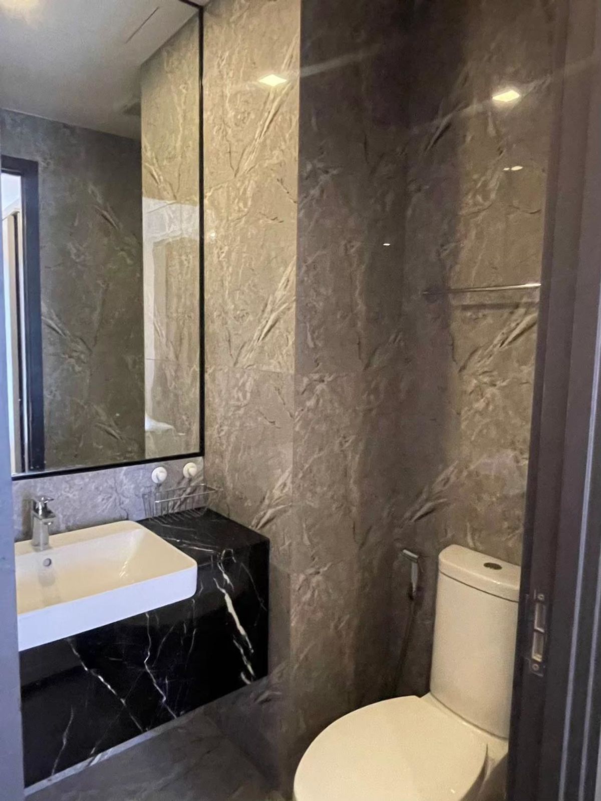 Ashton Asoke: Fully Furnished 1-Bedroom Condo