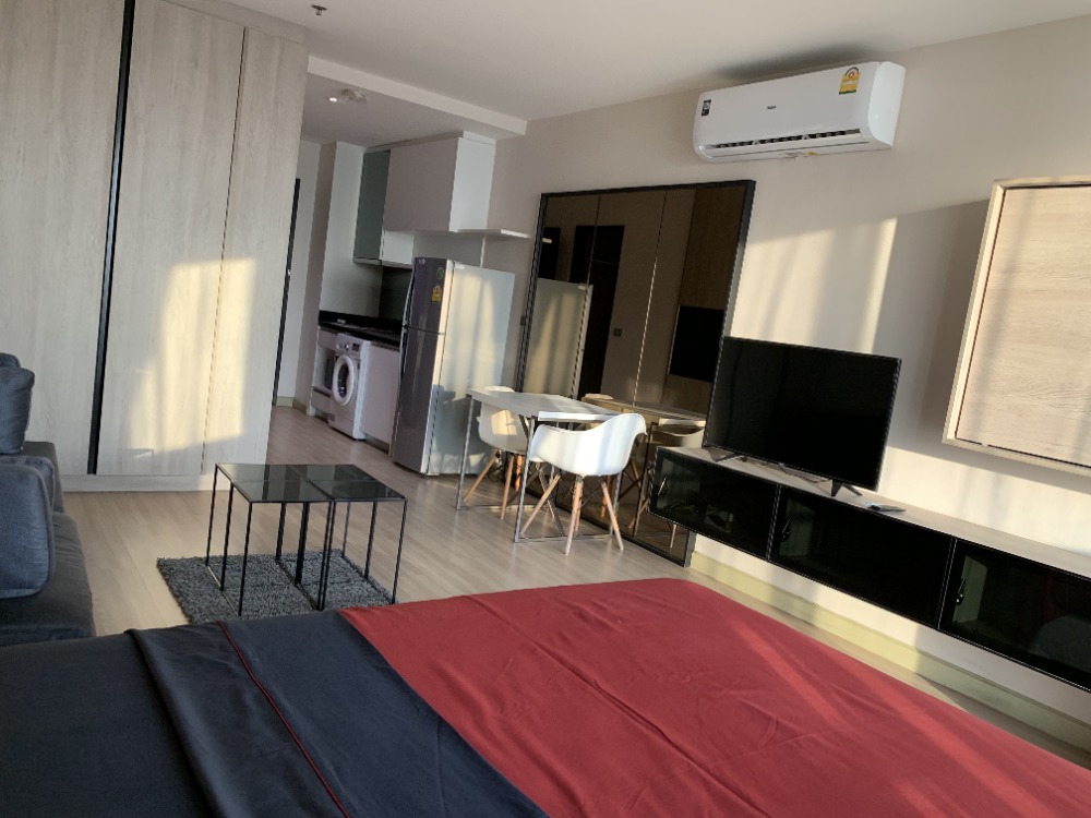 Sky Walk Condo Studio near BTS Phra Khanong