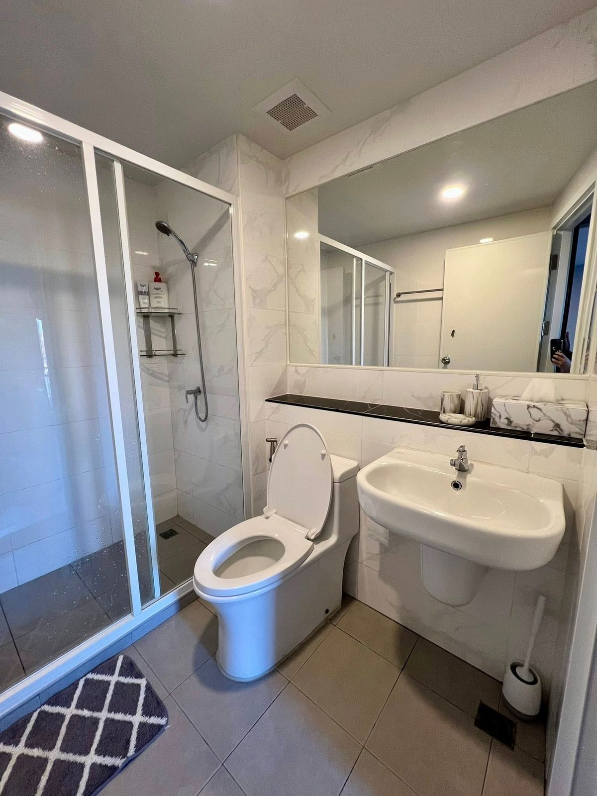 1 Bedroom Apartment at Relichal Yothin 52 near Saphan Mai Station