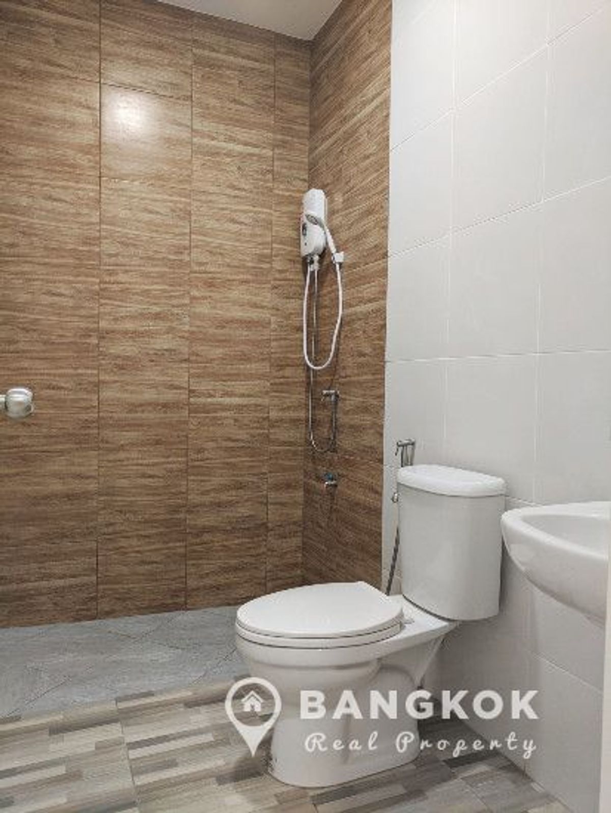 3-комнатная квартира в деревне Саммакорн, Рамкамхенг