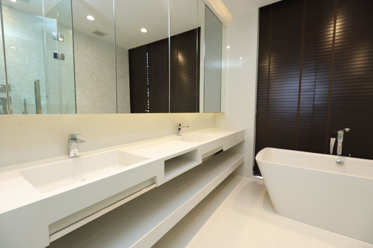 Vittorio Sukhumvit 39-дағы BTS Phrom Phong маңындағы сәнді 2 жұмақты пәтер