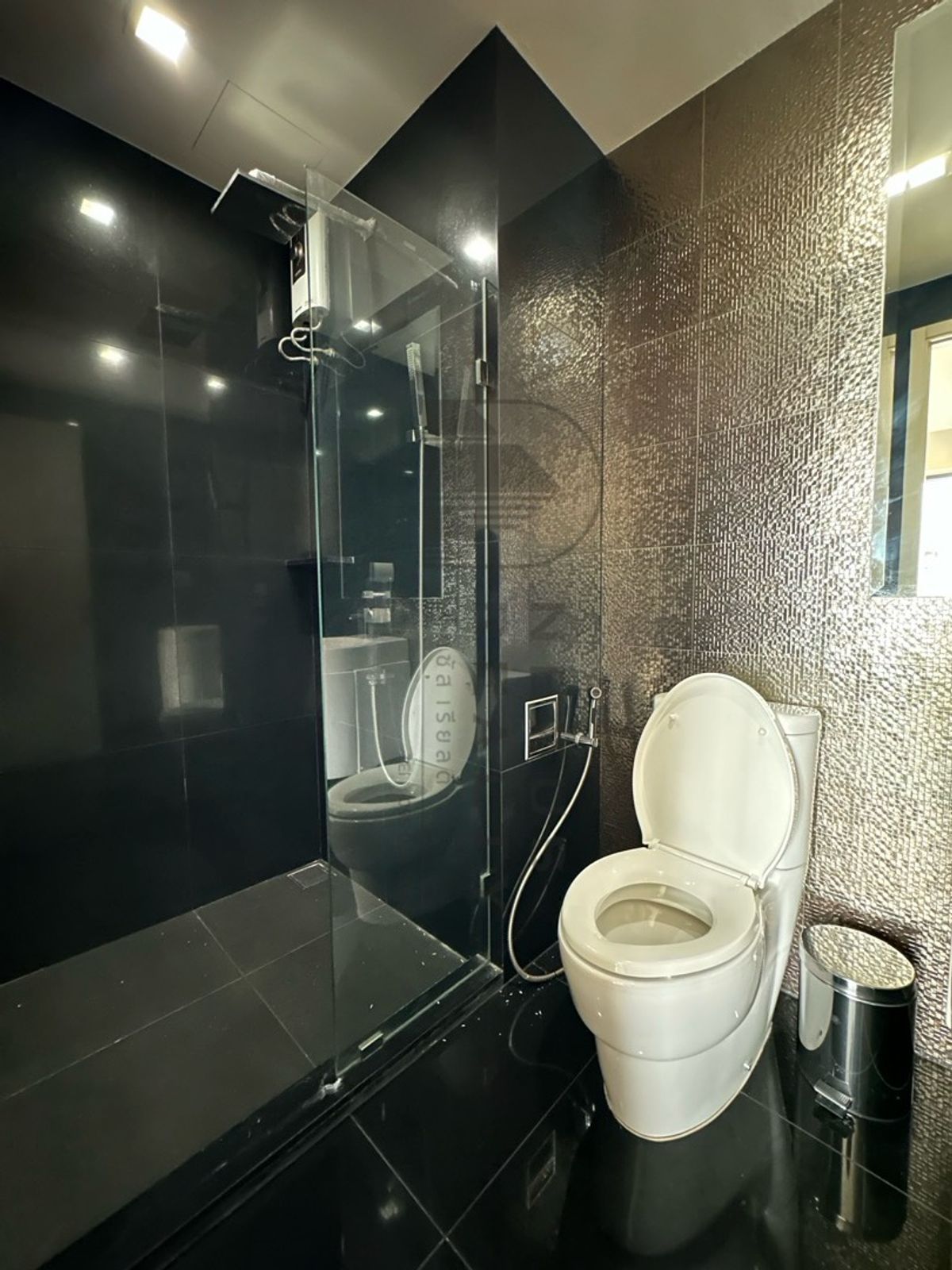 Spacious 1-Bedroom Apartment near BTS Thonglor