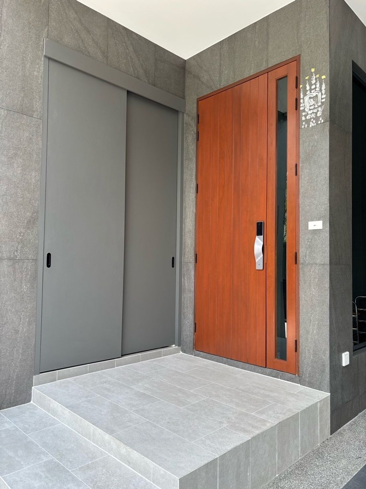 Luxury 3-Floor Detached House with Private Pool and Elevator
