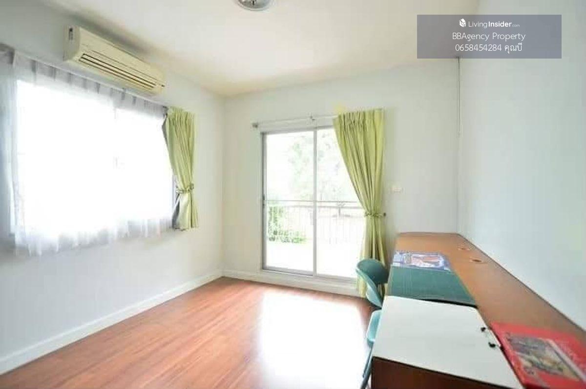 Detached House near Central Westgate with Multiple Amenities