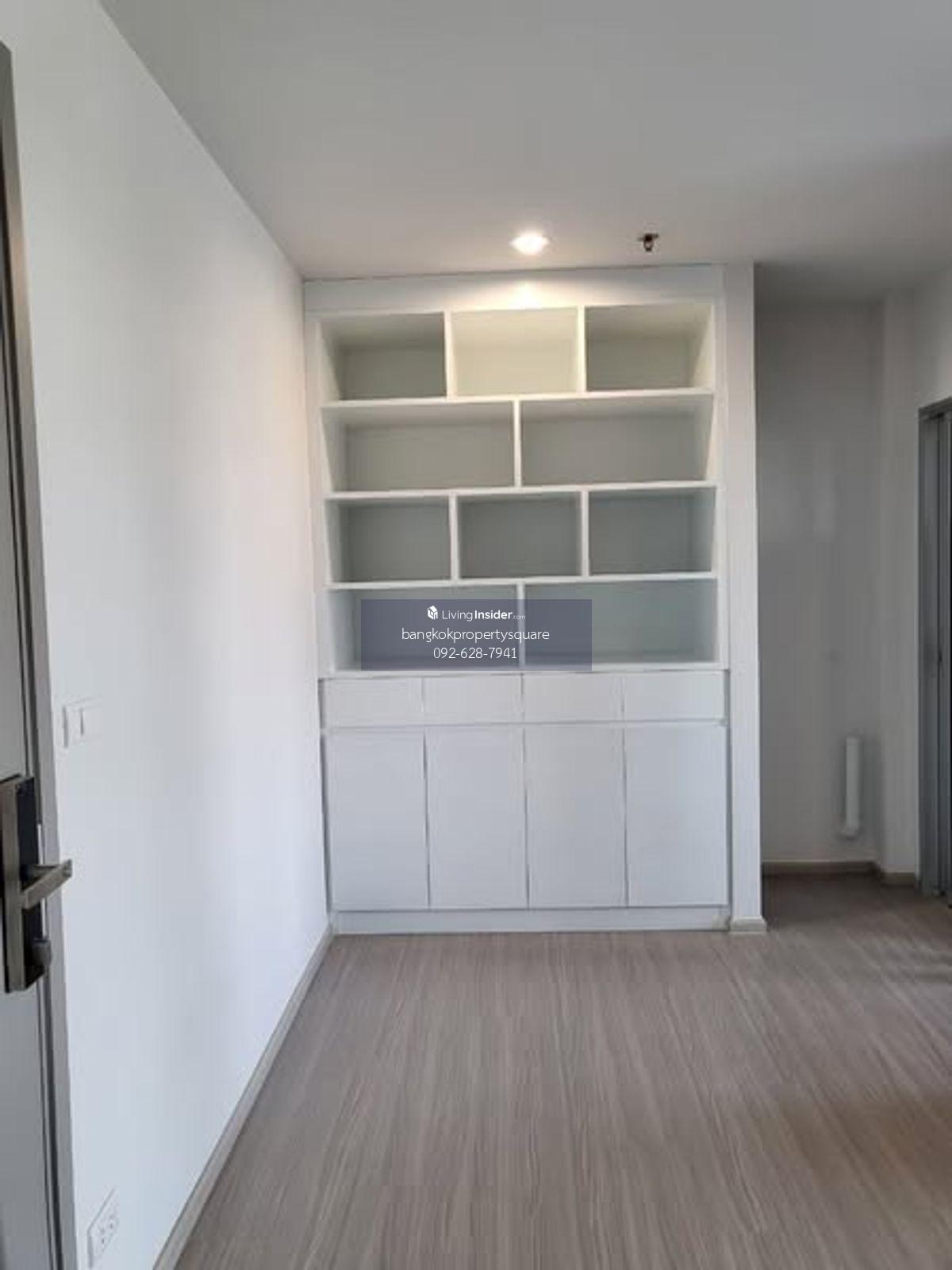 Spacious 2BR Condo at The Parkland Phetkasem 56 with Pool View