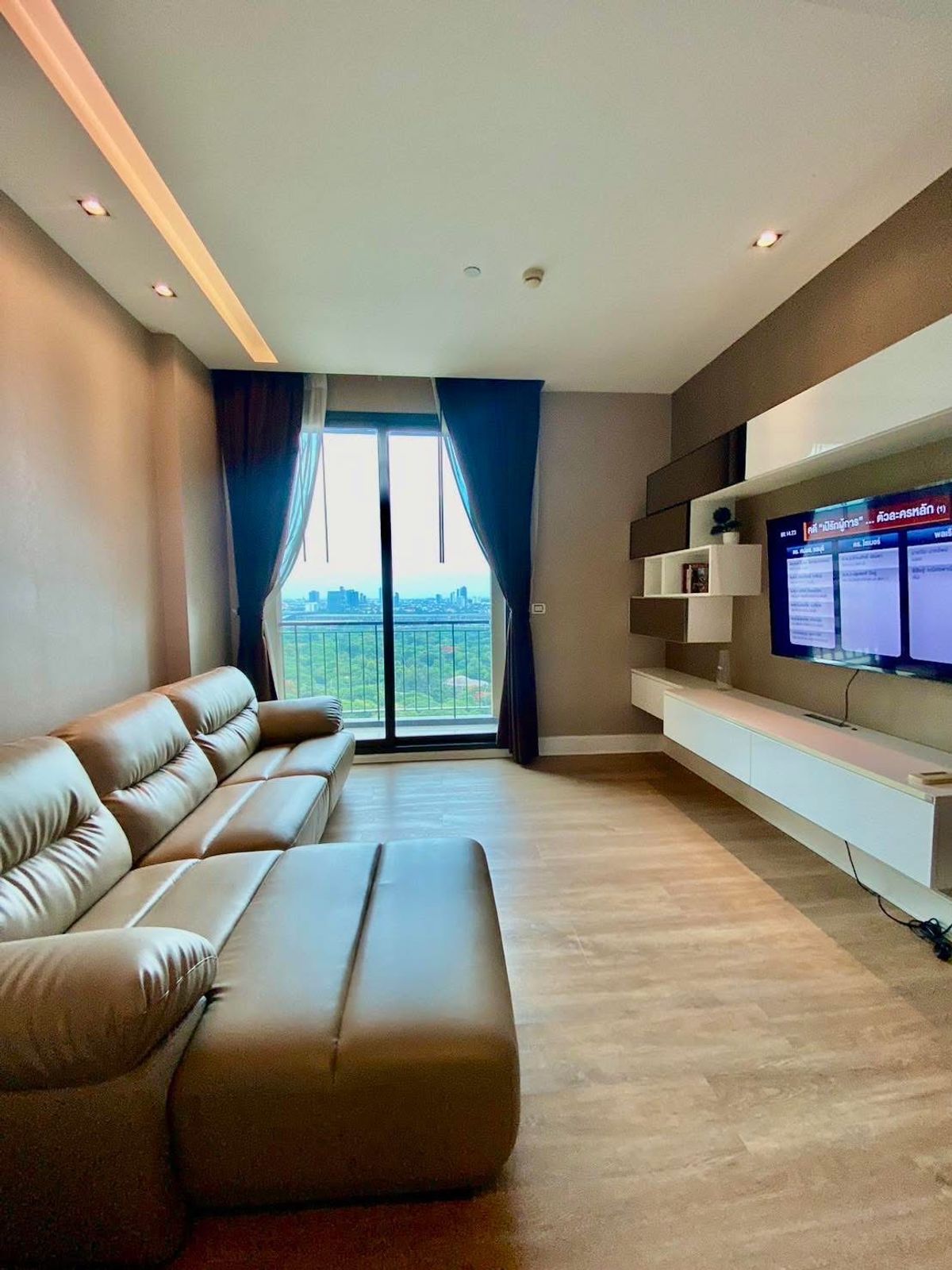 Equinox Phahol-Vipha 2 жатқа бөлмелі пәтер әдемі көрініспен