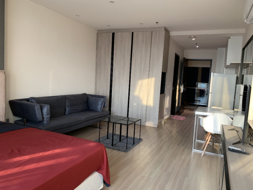 Sky Walk Condo Studio near BTS Phra Khanong