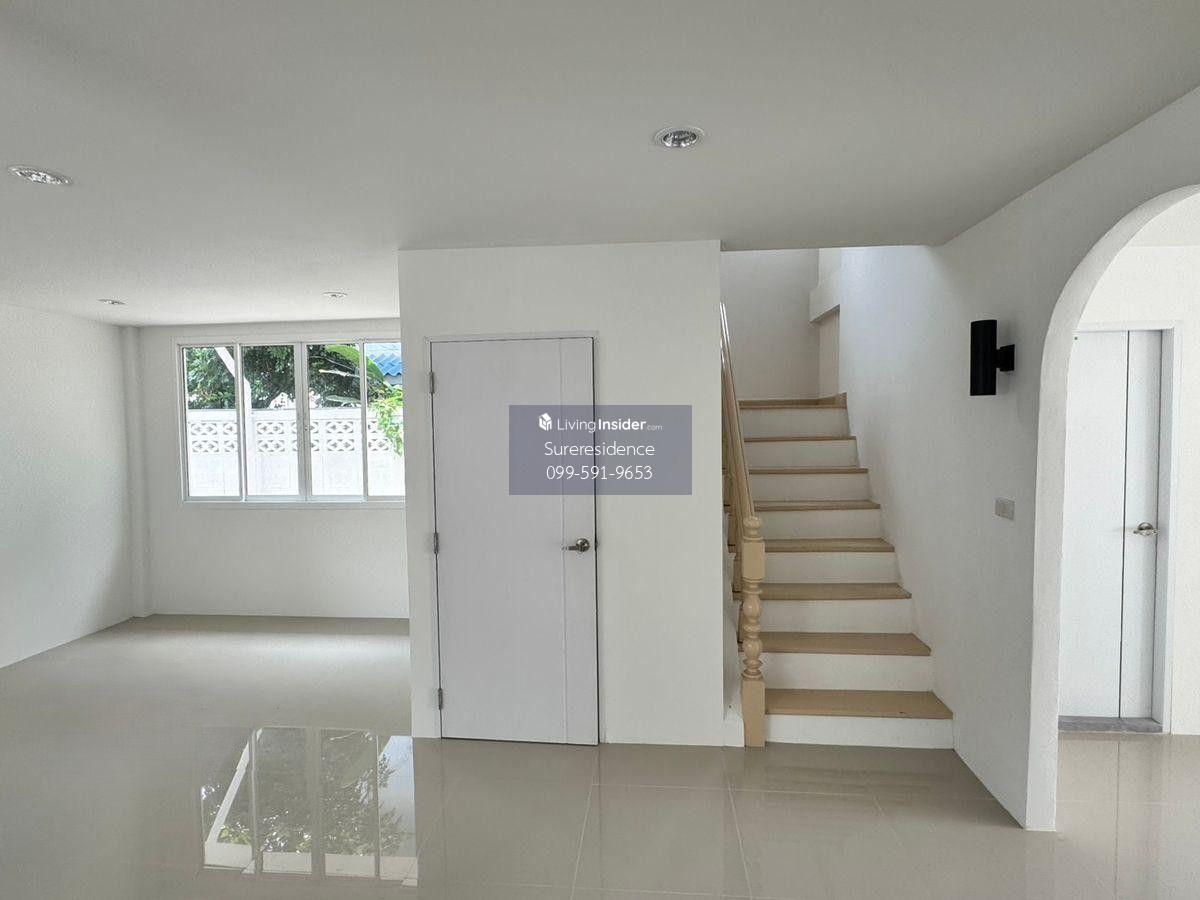 4-Bedroom 2-Story House in Huai Khwang - Spacious Family Home