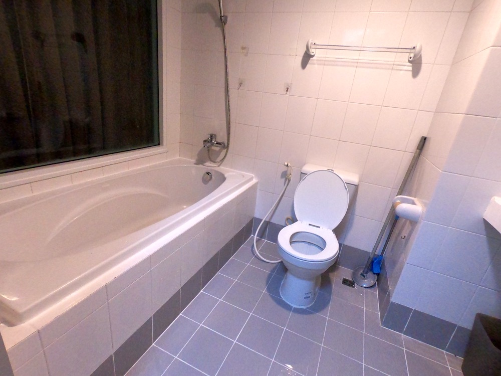 Chapter One Rat Burana Condo - Riverside Location with Modern Amenities